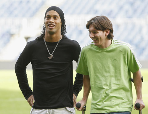 引领现代足 引领现代足